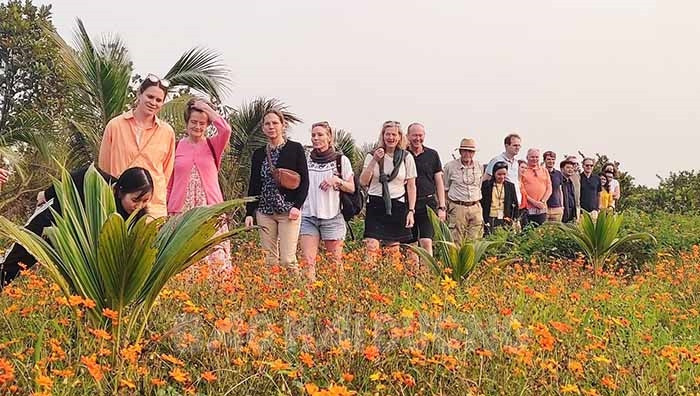 Nam Vu Farm welcomes first foreign visitors